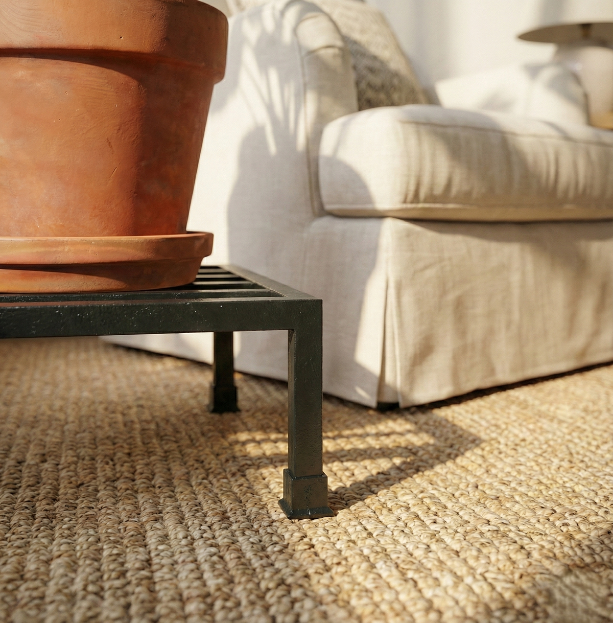MAGNUS Plant Stand